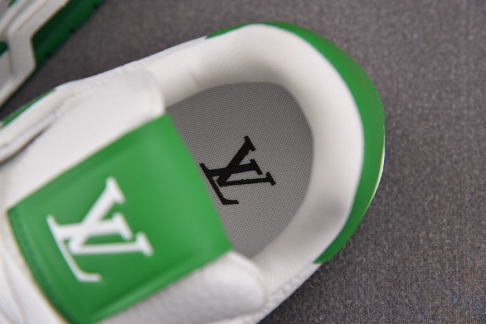 LV SNEAKER LV-000140