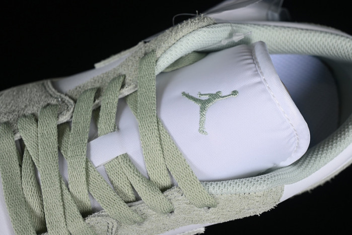 AIR JORDAN 1 LOW "LIGHT GREEN" FN5214-131