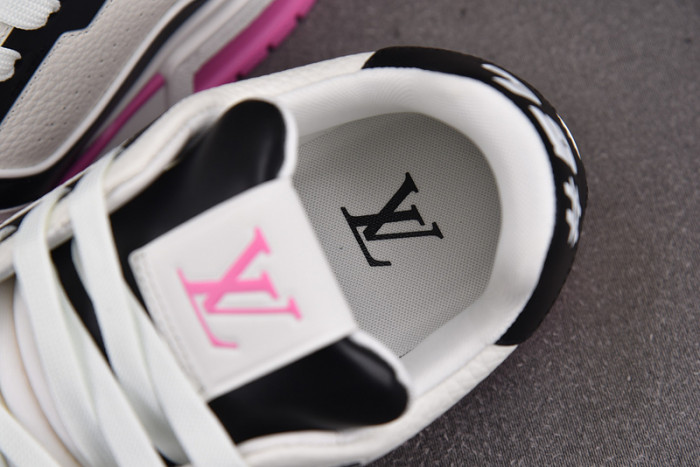 LV TRAINER SNEAKER LV-000560