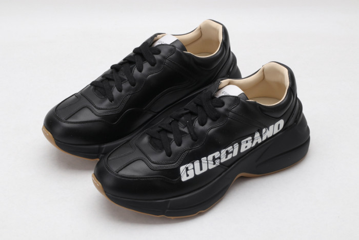 G*u*i* trainer sneaker35