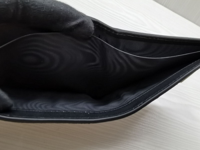 G*u*i snake brown wallet