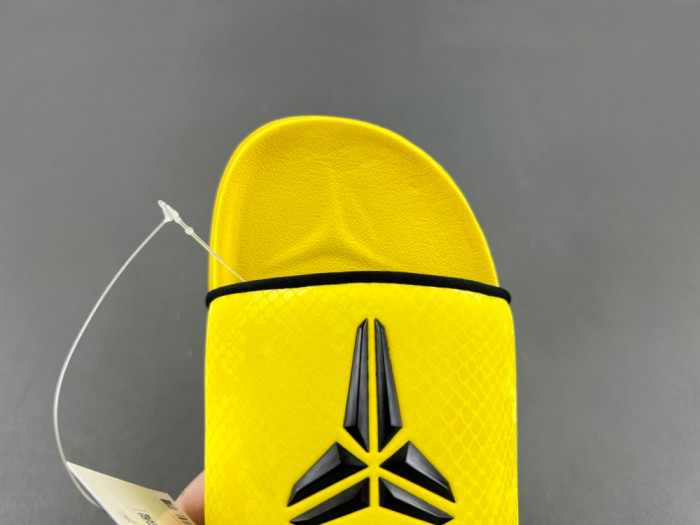 Kobe Bryant x Offcourt Slide 