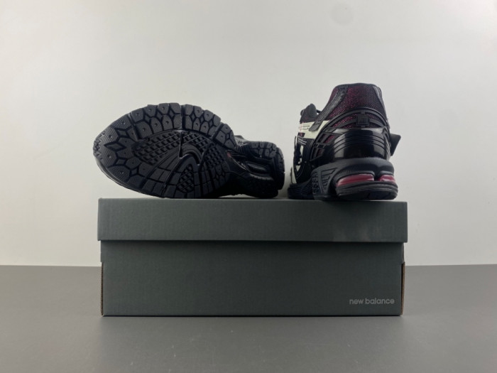 New Balance 1906A